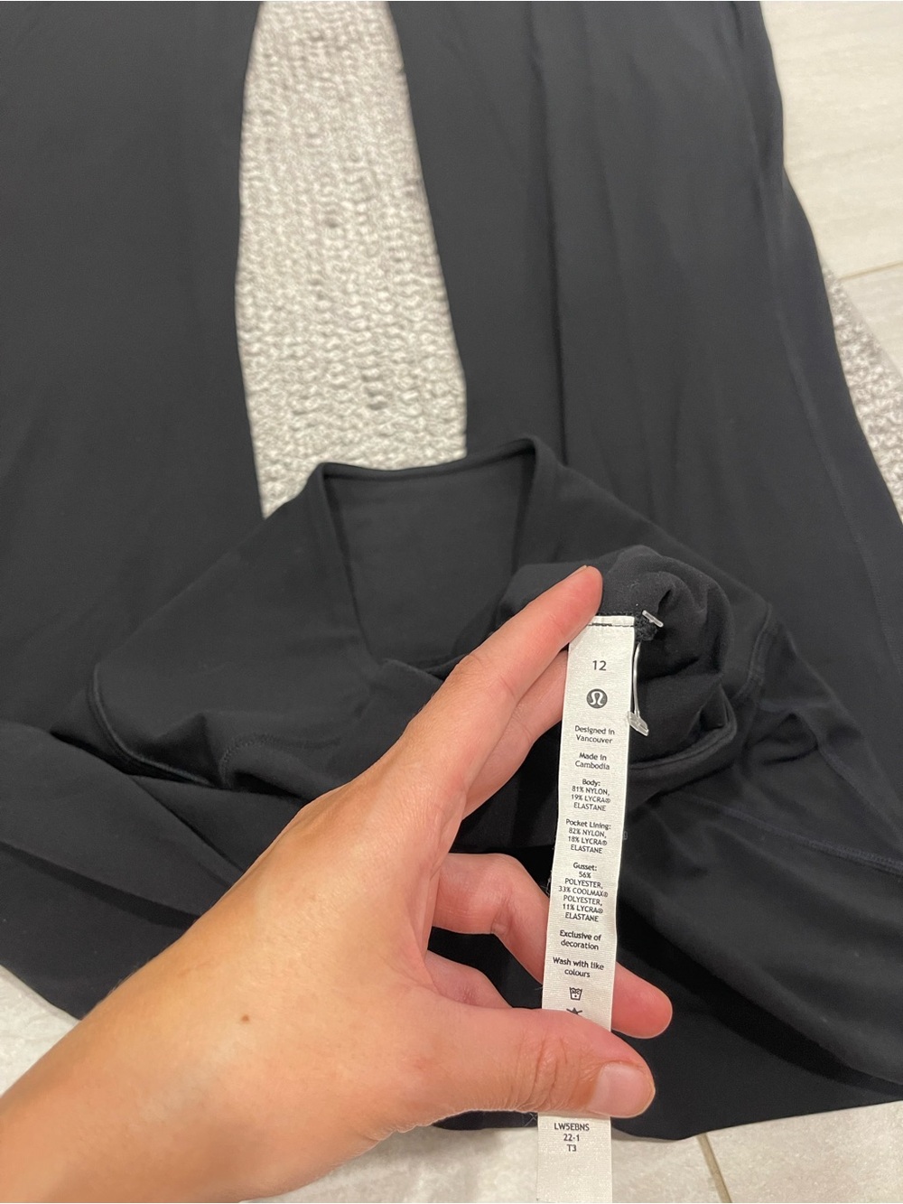 Lululemon Groove Pant Flare Super High-Rise size 12 black wide leg bottom 32.5” - Picture 9 of 9